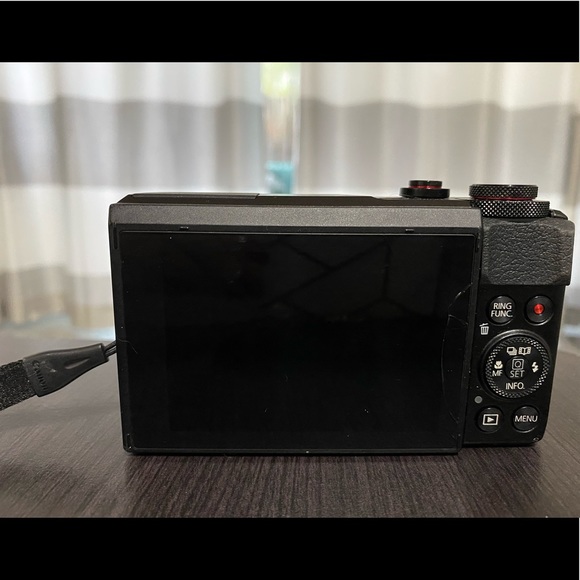 Canon Power Shot G7X Digital Camera - Picture 4 of 5